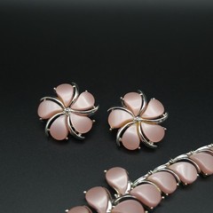 Vintage Kramer Pink Moonglow Thermoset Lucite Necklace Clip Earrings Demi Parure