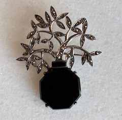 Vintage 925 Sterling Silver Marcasite Black Onyx Topiary Tree Pin – 1 3/4″ Long