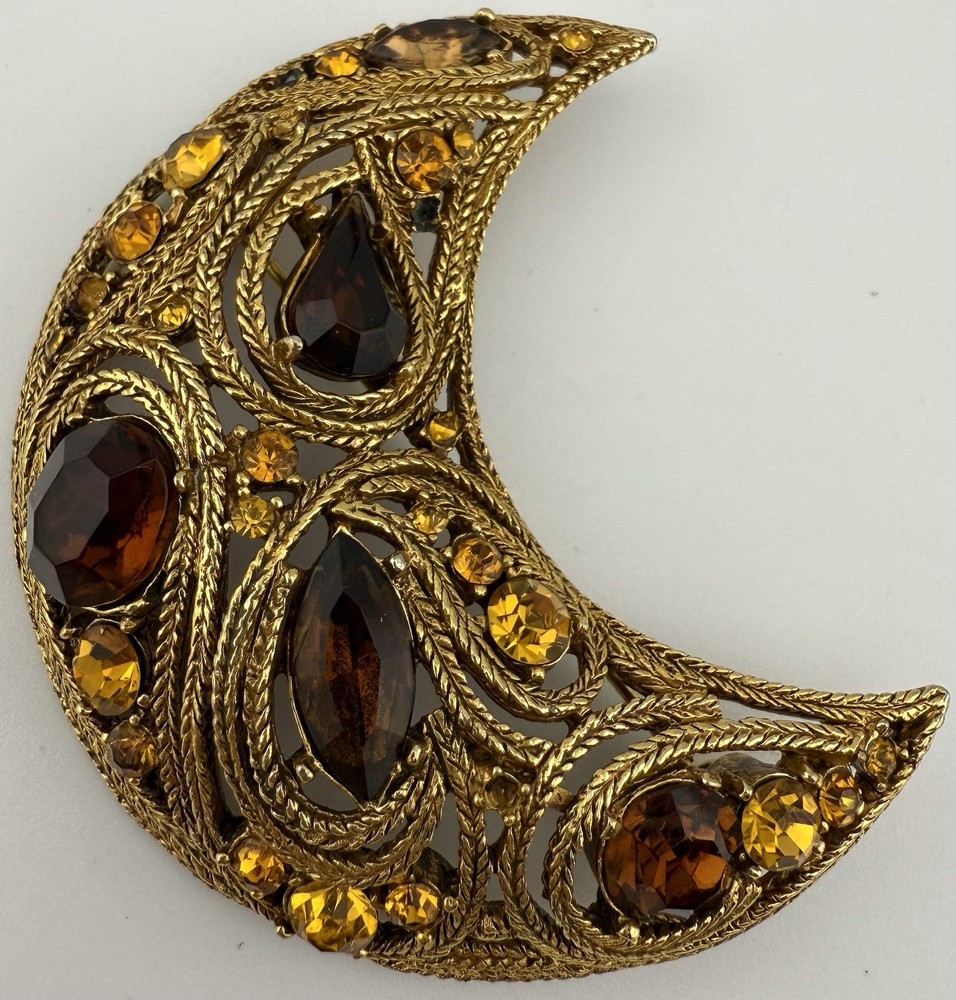 LA ROCO GOLDTONE RHINESTONE PAISLEY CRESCENT MOON BROOCH AS IS K945B