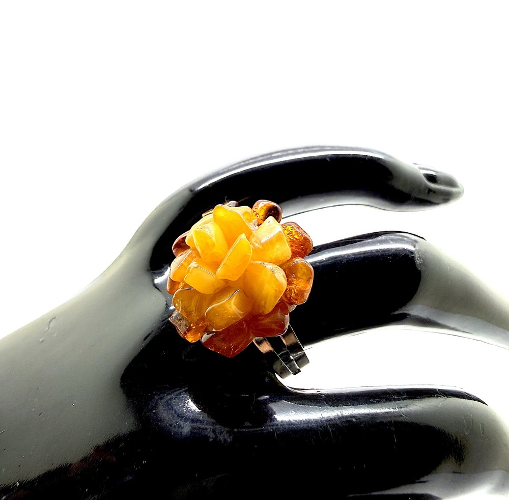 Unique honey Whole Stone natural Amber Ring 2.08g