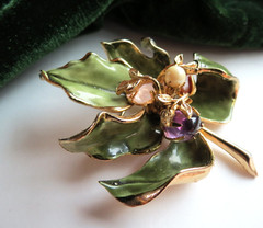 MINT Book Piece – Francois by Coro Enamel Leaf Pin Pearl & Chalcedony Stones