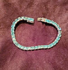 LES BERNARD Vintage Aqua Marine Rinestone Tennis Bracelet Collectable