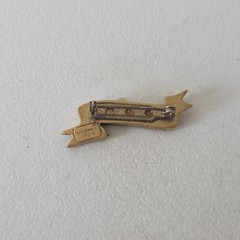 Gold Metal Ribbon Nana Pin Brooch Signed Maximal Art