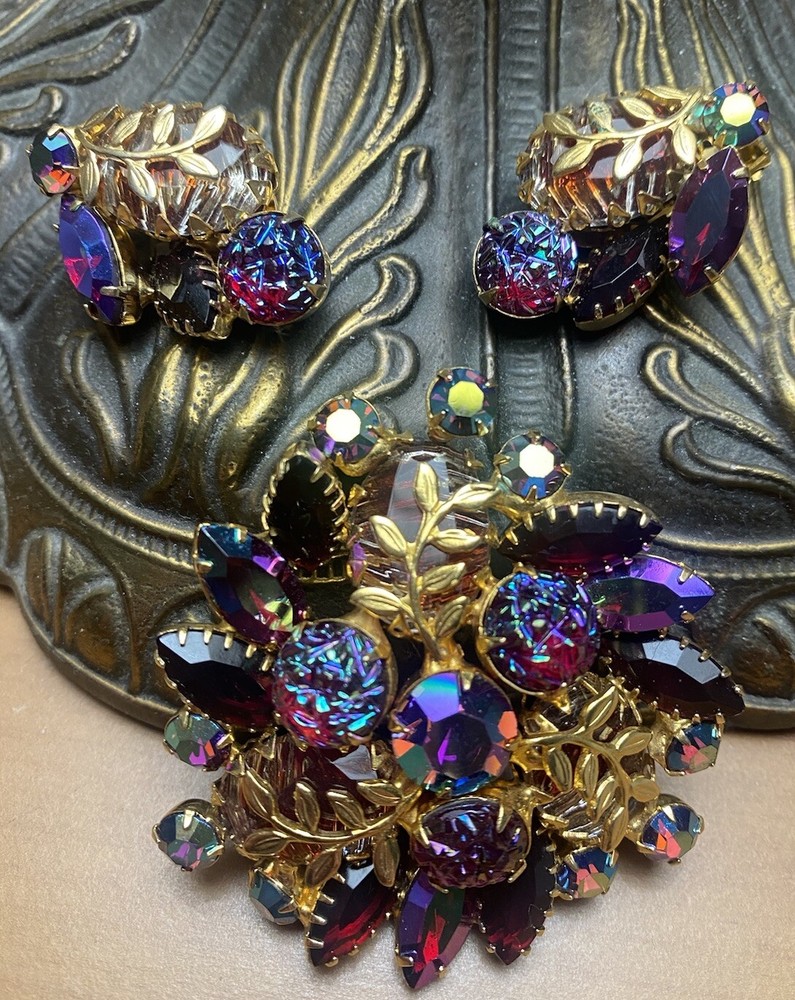 Juliana D&E Carved Flower Rhinestone Gold Leaf Brooch Earring Set Demi Parure