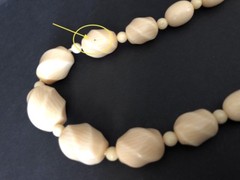 Vintage Graduated Bead Necklace 26″ L , Creamy Beige Light Beige Tan Beaded