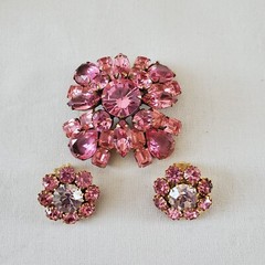 Vtg AB Glass Pink Rhinestones Brooch Pin Clip On Earrings Set Demi Parure