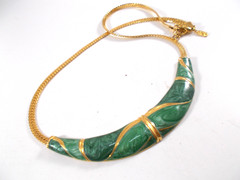 Signed Lady Remington Marbled Green Enamel Crescent Center Herringbone Necklace