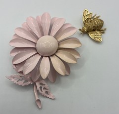 Brooch Enamel Vintagte Mod Pop Metal Pink Flower Avon Bumblebee Pins