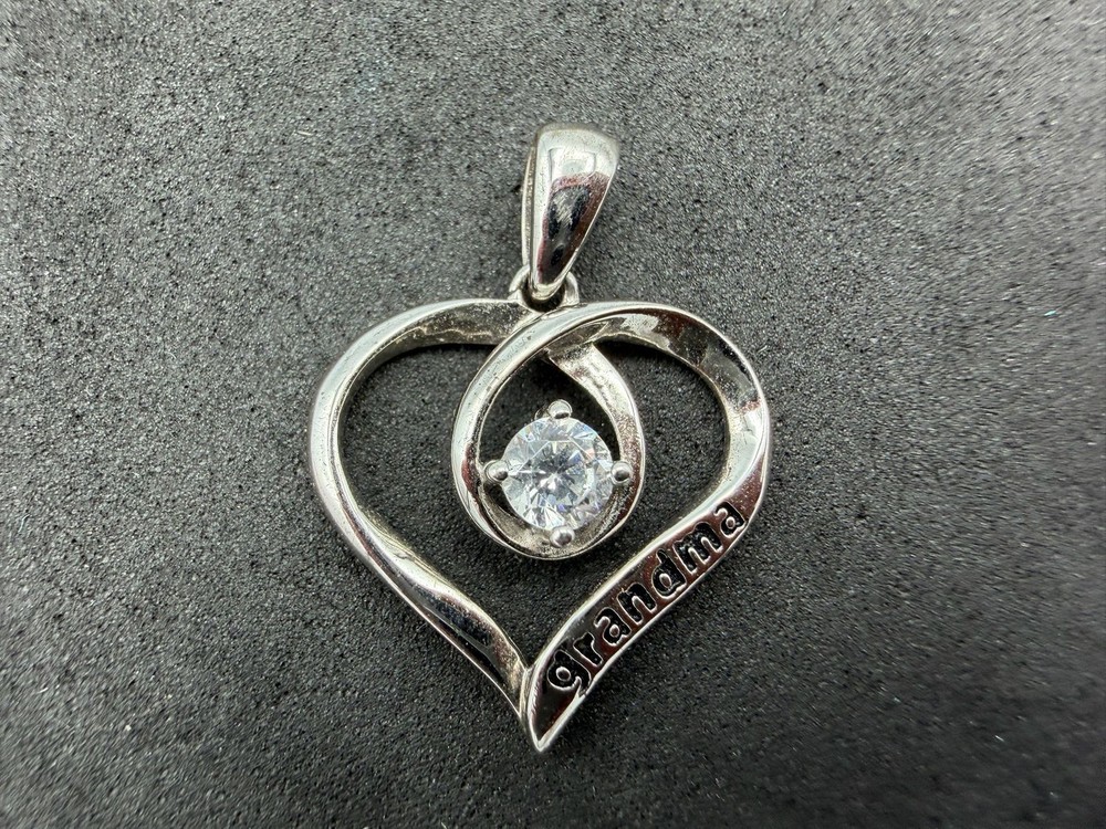 1.58g Vintage Sterling Silver 925 Heart Pendant Grandma Infinity Clear Round M