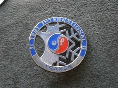 France Ski Test International II Vintage Silvertone Enamel Lapel Pin Badge 12.7g