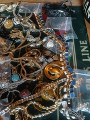 Estate Find Costume Jewelry Lot-Brooches Earrings Necklaces Rings & More (R)