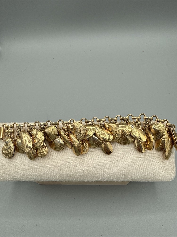 Napier Eugene Bertolli Clam, Oyster & Mussel Shell Gold Tone Charm Bracelet 1980
