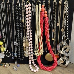 60 Piece Vintage-Now Jewelry Lot Necklaces Bracelets Brooches