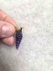 Vtg Avon gold tone leaves purple Grape cluster lucite Pin