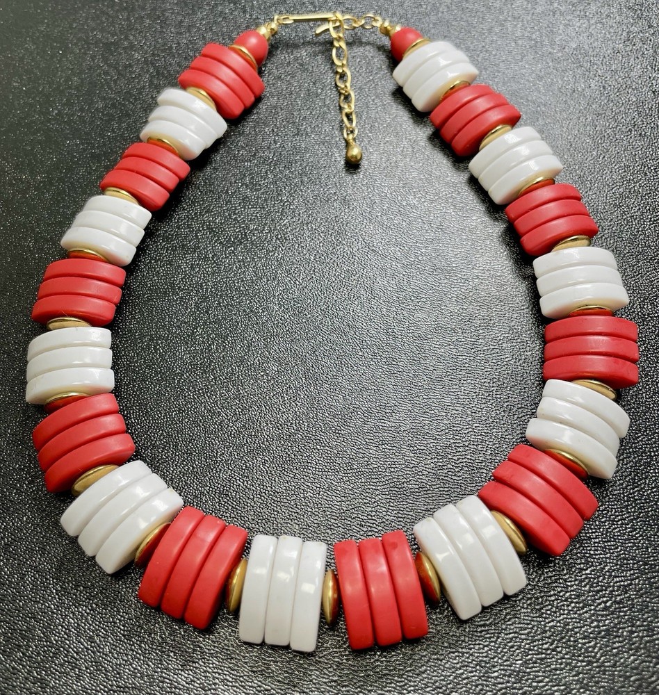 Vintage Retro 16-18” Red & White Lucite Beaded Bib Necklace Gold Tone Hook Clasp