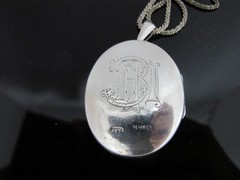 VICTORIAN Sterling Silver A&L Star Mourning LOCKET Pendant & Chain Necklace