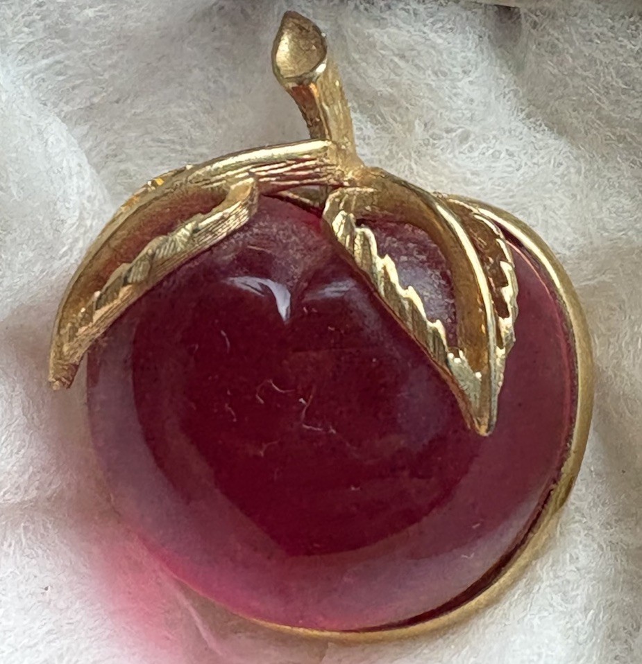 Vintage Signed Sarah Coventry Jelly Belly Apple Pin