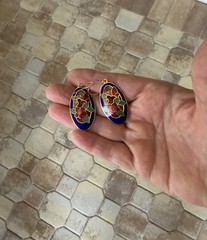 Vintage Floral Cloisonné Wire Dangle Earrings. Gold Tone. Very Good Condition