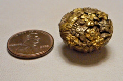 Ladies’ Antique Victorian Gilt Metal Round Floral Collar Stud Button