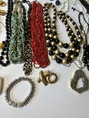 Estate Jewelry Lot Chunky Necklaces Rings Wearable Brooches Beaded 25+ VTG – Now