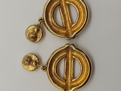 Glamorous Vintage Gold Tone Monet (c) Signed Dangling Earrings