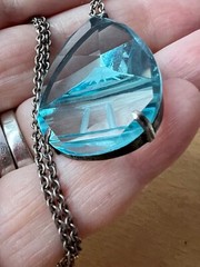VINTAGE JAPAN MOUNT FUJI AQUAMARINE COLOR ETCHED CRYSTAL GLASS STERLING NECKLACE