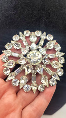 Vintage 2.7″ Weiss Snowflake Flower Unsigned Silver Jeweled Rhinestone Brooch