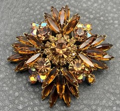 Vintage Juliana Gold Tone Faux Amber AB Rhinestone Starburst Flower Brooch Pin