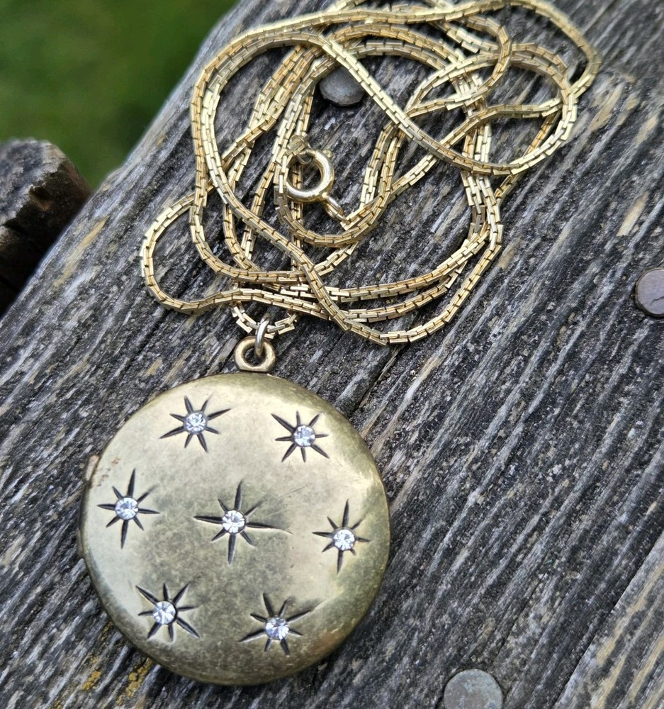 Vintage Starburst Locket Necklace Gold Tone Chain Long Celestial Y2K