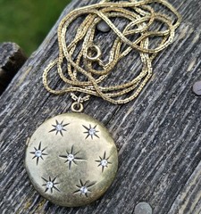 Vintage Starburst Locket Necklace Gold Tone Chain Long Celestial Y2K