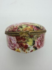 Vintage Estate Custom Jewelry Ring Lot, 8 Rings With Heart Shape Case