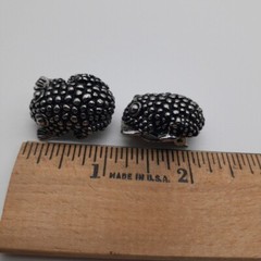 VTG Modernest Hob Nail Silver Alloy Textured Frog Clip-on Earrings & Pendent Set
