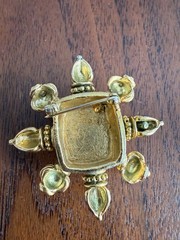 Vintage Lazaro NY Intaglio Pegasus Carved Onyx Brooch Gold Plated Neoclassical
