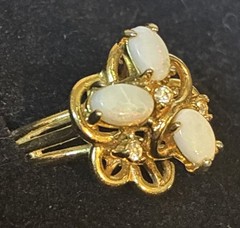 Vintage 18K HGE Size 8 Cocktail Ring with Three Fire Opals With Diamonds Sz 6.5