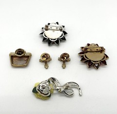Vtg-70s-90s-AVON-JEWELRY LOT-42 Piece-Earrings-Necklaces-Brooches-Bracelets-Sets