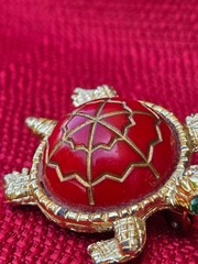 Vintage Unique Gold Toned Red Shell Green Eyed Turtle Pin Brooch