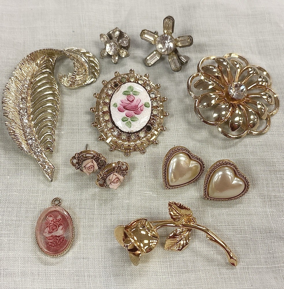 VTG Jewelry Lot Coro Monet 1928 Signed Brooches Earrings Rhinestone Gold Estate