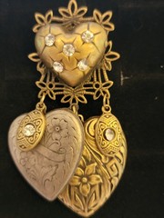 Vtg Art Nouveau Victorian Revival Triple Heart Charm Dandling Clip On Earrings