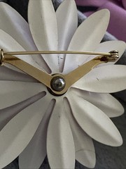Vintage Pink And White Daisy Enamel Brooch