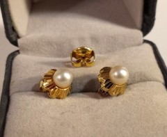 Pair of Vintage 14 Karat Gold Pearl Studded Post Earrings Germany (extra back)