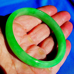 EARTH MINED Imperial Green color Jadeite JADE Deco Antique old Bangle Bracelet