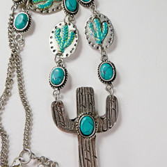 Vintage Southwestern Style Necklace Silver Tone Turquoise Color Cabochons Cactus