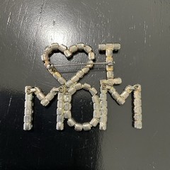 Vintage I Love Mom Rhinestone Brooch 2.2” 22g Heart Mother’s Day Gift Pin
