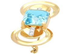 Art Deco 9.10Ct Aquamarine and 0.24Ct Diamond 15k Yellow Gold Brooch Circa 1925