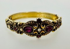 Vintage Avon 1974 Queensbury Victorian Style Purple Rhinestone Hinged Bracelet