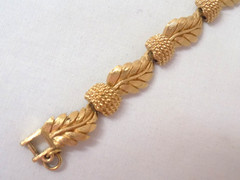 Vintage 1955-60s Monet Gold Tone 7″ Leaf Bracelet W/Safety Chain