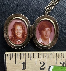 Necklace 24 In Chain Vintage Blue White Locket 1970s Pictures