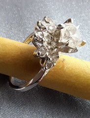 Ring sz 5 Good quality costume jewelry 18K HGE White Gold Electroplate Exc cond