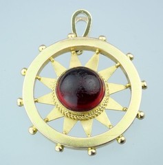 Fine Antique Victorian 15K Gold Red Paste Cabochon Nautical Compass Sun Pendant