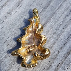 Vintage VERO Christmas Tree Brooch w Rhinestones 2.5″ Twist Gold Tone Pin